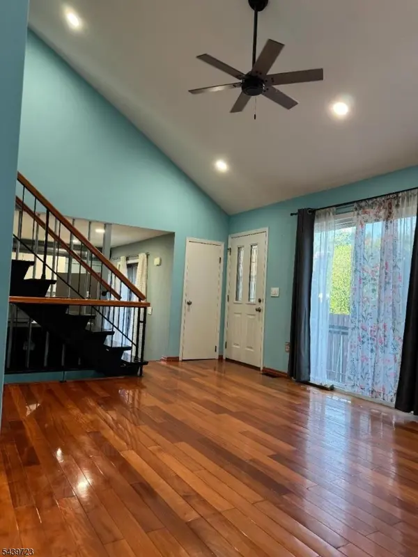 25 Bloomingdale Dr #4B, Hillsborough Twp., NJ 08844