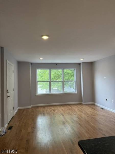 262 2ND AVENUE W #1, Newark City, NJ 07107