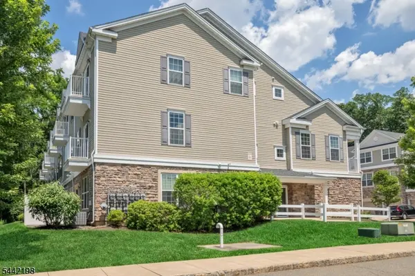 101 Birch Ct, Hanover Twp., NJ 07927