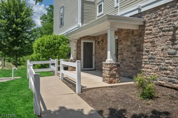101 Birch Ct, Hanover Twp., NJ 07927