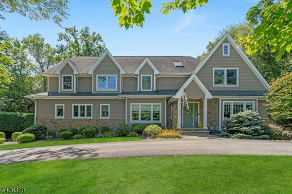 7 Deerhill Dr, Hohokus Boro, NJ 07423