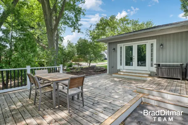 1350 Lake Grove AVE SE, East Grand Rapids, MI 49506