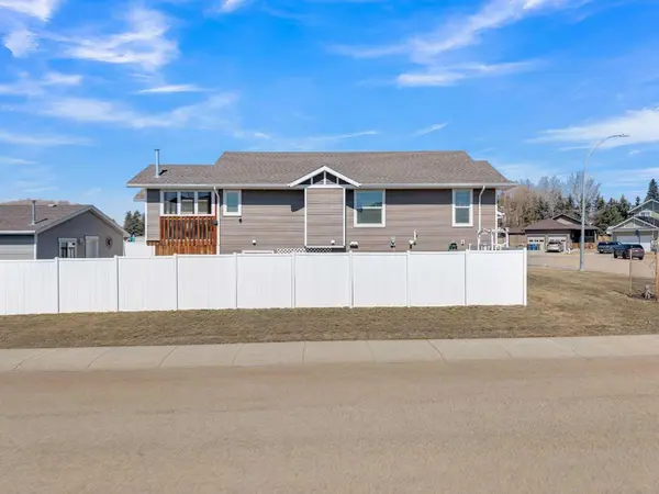 4803 53 Boulevard Close, Innisfail, AB T4G 0B8