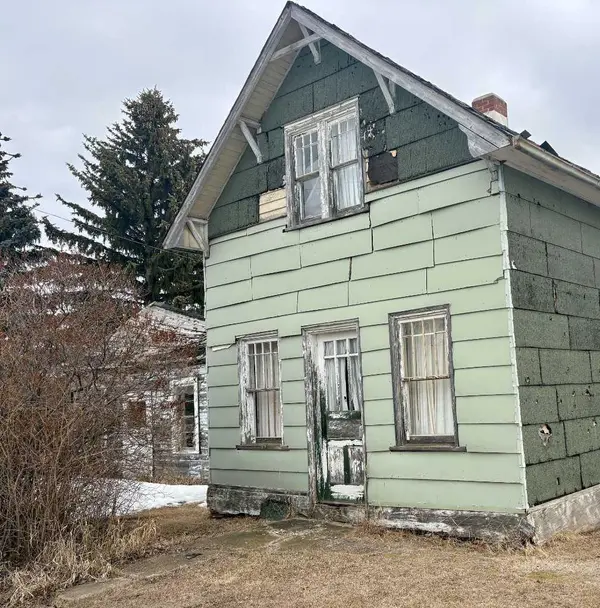 5035 50 ST, Innisfree, AB T0B2G0