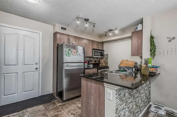 7110 80 AVE NE #408, Calgary, AB T3J 0N4