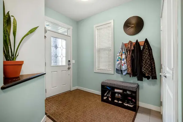 102 Cimarron Vista CRES, Okotoks, AB T1S 0K2