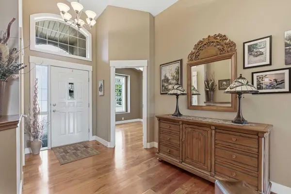 183 Discovery Ridge WAY SW, Calgary, AB T3H 5G3