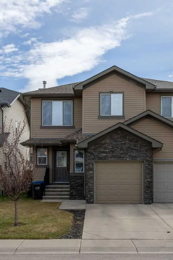 133 Luxstone WAY SW, Airdrie, AB T4B 3C2