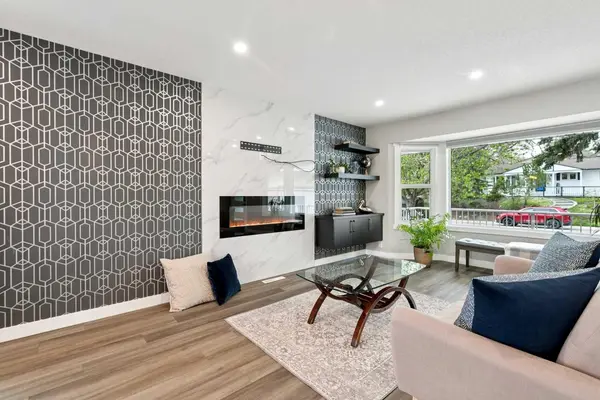7116 Hunterwood RD NW, Calgary, AB T2K 4J6