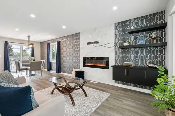 7116 Hunterwood RD NW, Calgary, AB T2K 4J6