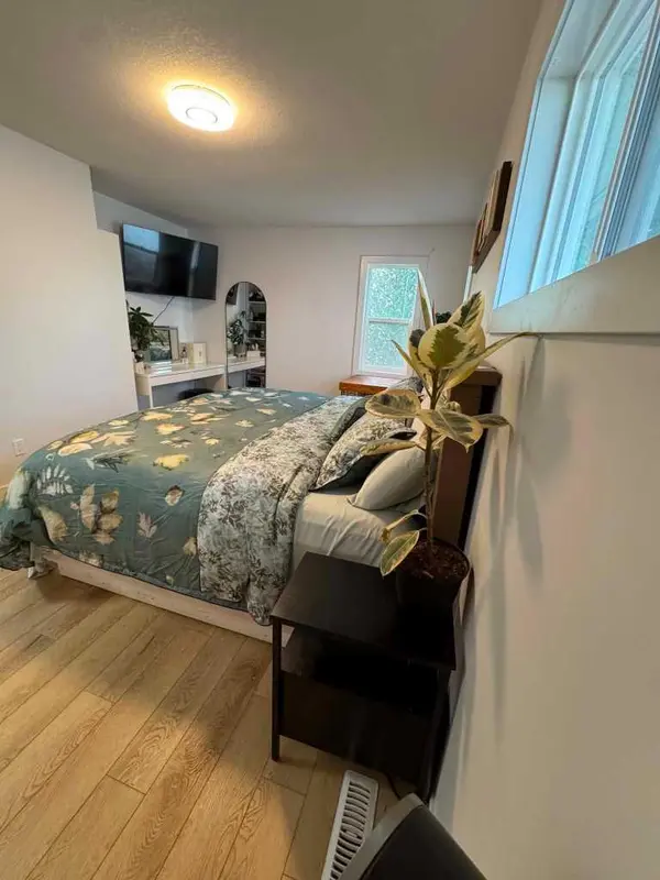9410 80 AVE, Grande Prairie, AB T8V 5J4