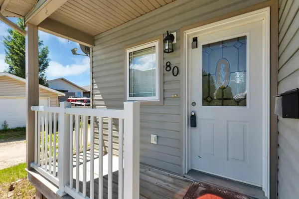 80 Hinshaw DR, Sylvan Lake, AB T4S 2P1