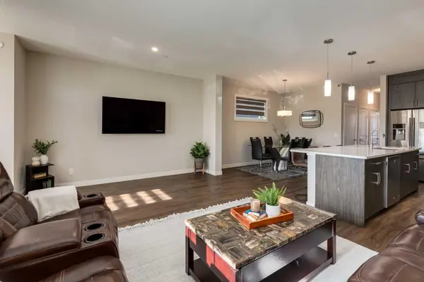 52 Lucas ST NW, Calgary, AB T3P 1N2
