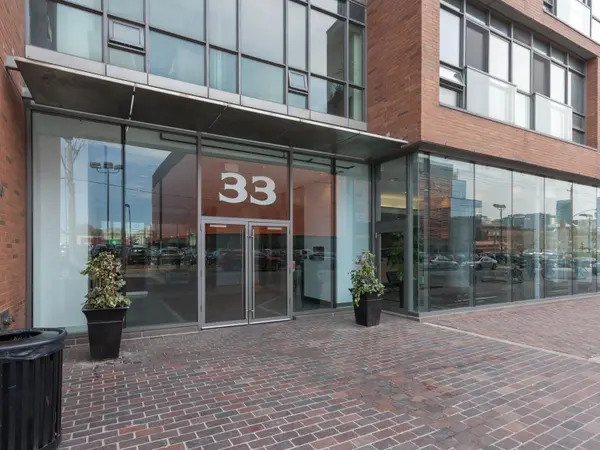 33 Mill ST #1502, Toronto C08, ON M5A 3R3