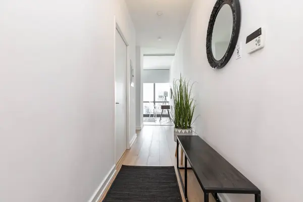 33 Mill ST #1502, Toronto C08, ON M5A 3R3