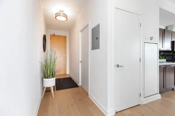 33 Mill ST #1502, Toronto C08, ON M5A 3R3