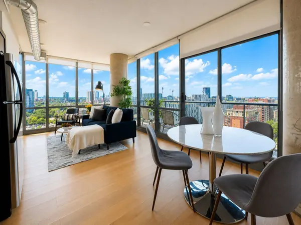 33 Mill ST #1502, Toronto C08, ON M5A 3R3