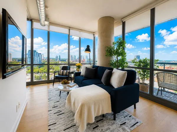 33 Mill ST #1502, Toronto C08, ON M5A 3R3