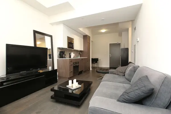 17 Dundonald ST #309, Toronto C08, ON M4Y 1K3