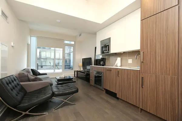 17 Dundonald ST #309, Toronto C08, ON M4Y 1K3