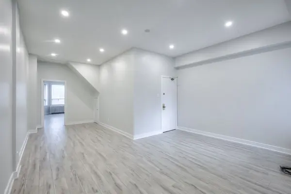 37 Grange AVE #2, Toronto C01, ON M5T 1C6