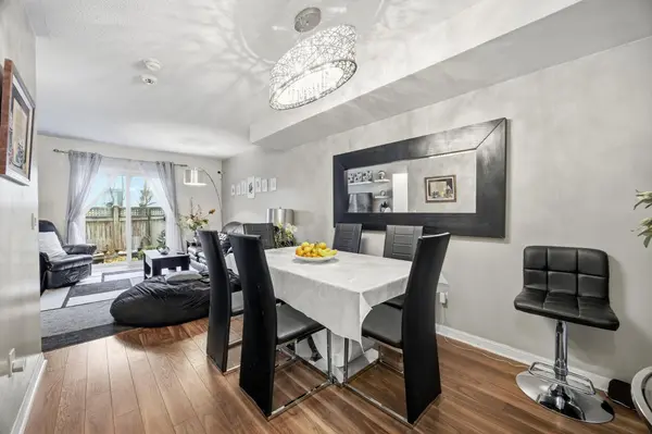 21 Replin RD #40, Toronto C04, ON M6A 2M8