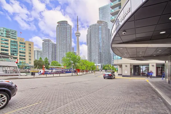 77 Harbour SQ #504, Toronto C01, ON M5J 2S2