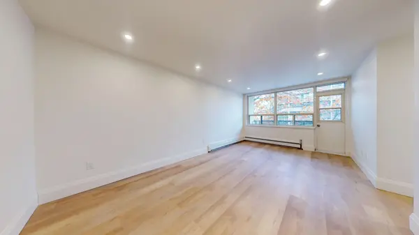 1 Marquette AVE #12, Toronto C04, ON M6A 1X8