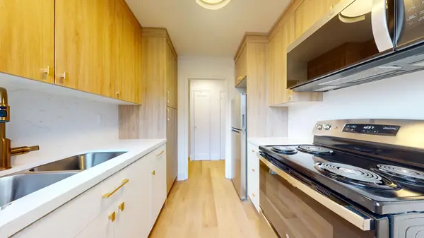 1 Marquette AVE #12, Toronto C04, ON M6A 1X8
