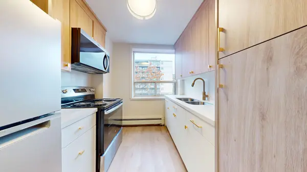 1 Marquette AVE #12, Toronto C04, ON M6A 1X8