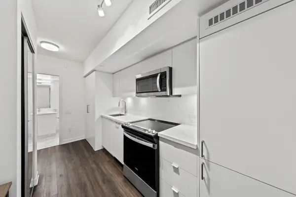 500 Wilson AVE #915, Toronto C06, ON M3H 0E5
