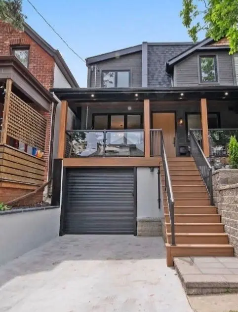 116 Lee AVE, Toronto E02, ON M4E 2P3