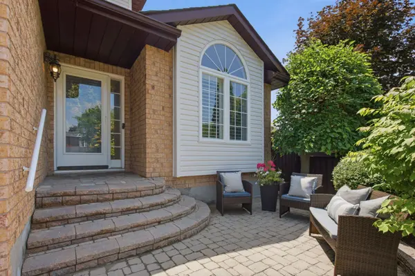 1010 Catskill DR, Oshawa, ON L1J 8N7