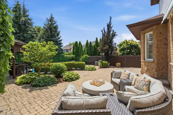 1010 Catskill DR, Oshawa, ON L1J 8N7