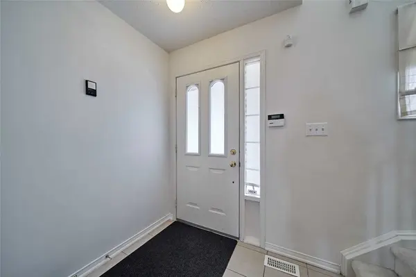 38 Tansley CRES, Ajax, ON L1Z 1Y5