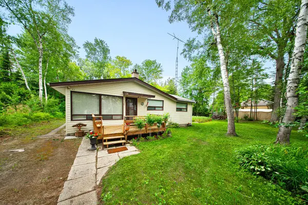42 55th ST S, Wasaga Beach, ON L9Z 1W9