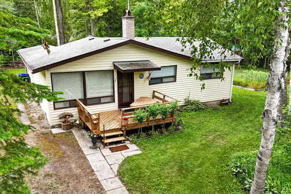 42 55th ST S, Wasaga Beach, ON L9Z 1W9