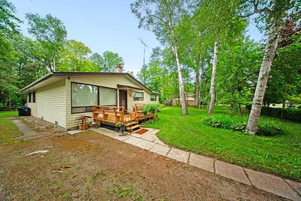 42 55th ST S, Wasaga Beach, ON L9Z 1W9