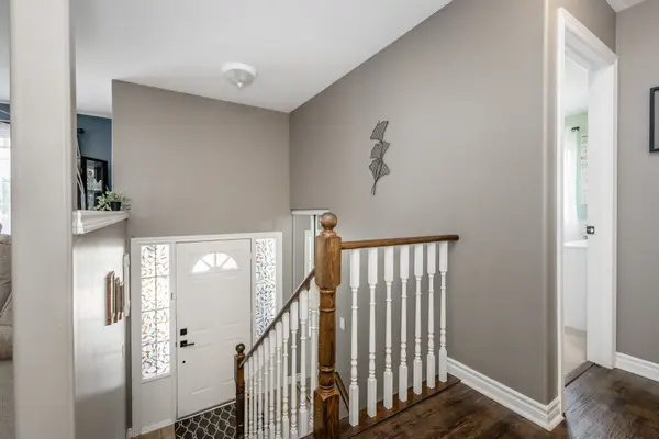 11 Revelstoke CT, Barrie, ON L4N 8X7