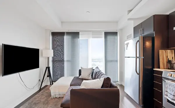 165 Legion RD N #1823, Toronto W06, ON M8Y 0B3