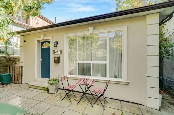 5A Dynevor RD, Toronto W03, ON M6E 3W7