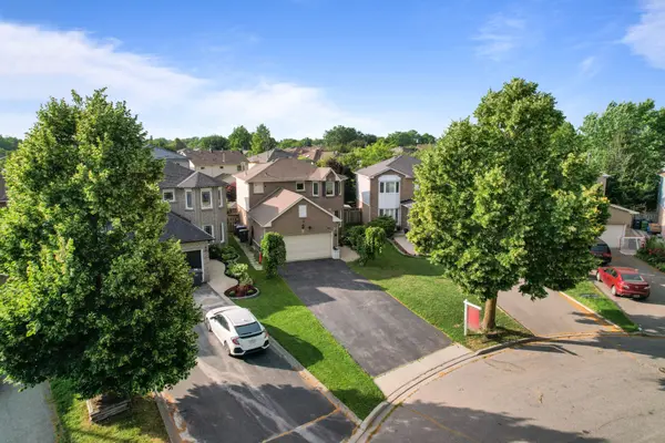 6251 Saltmarsh CT, Mississauga, ON L5N 5V9