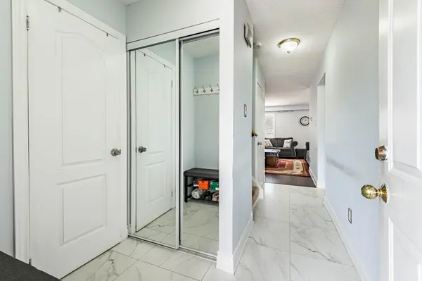 6 Stalbridge AVE, Brampton, ON L6Y 4H1
