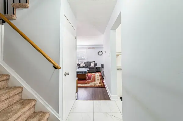 6 Stalbridge AVE, Brampton, ON L6Y 4H1