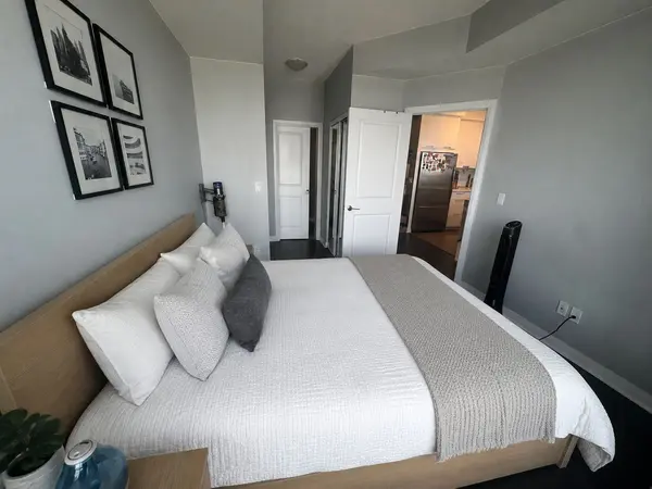 55 Eglinton AVE W #606, Mississauga, ON L5R 0E4