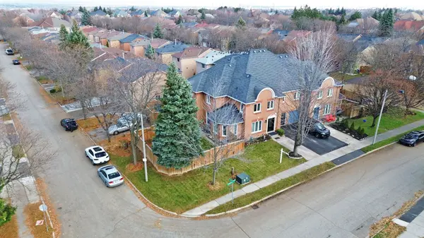 20 Clover Bloom RD, Brampton, ON L6R 1R8