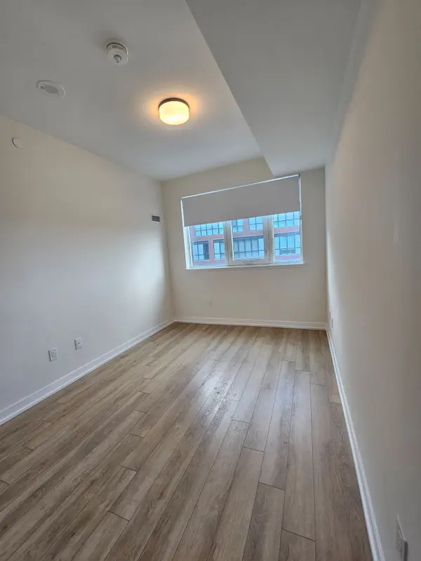 2300 St. Clair AVE W #710, Toronto W02, ON M6N 0B3