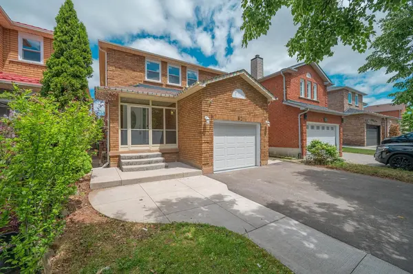 82 Michigan AVE, Brampton, ON L6Y 4P1