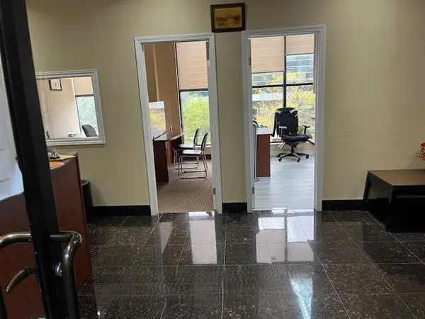 373 Steeles AVE W #205, Brampton, ON L6Y 6P8