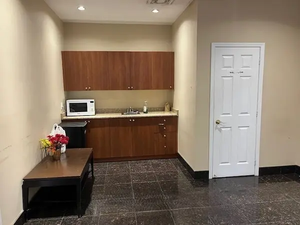 373 Steeles AVE W #205, Brampton, ON L6Y 6P8